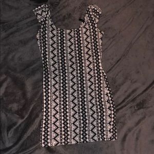 Geo print body con mini dress